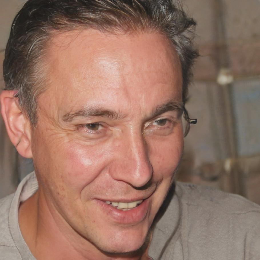 Tomás Villanueva, Lead Platform Architect